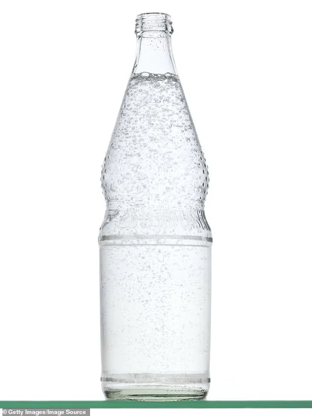 Dentist Warns of Dental Risks from Surge in Sparkling Water Consumption, as Sales Rise 12% Annually