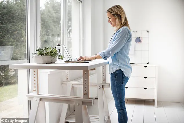 Urgent Warning: Dead Butt Syndrome Spreading Among Office Workers – Experts Sound Alarm on Silent Health Crisis