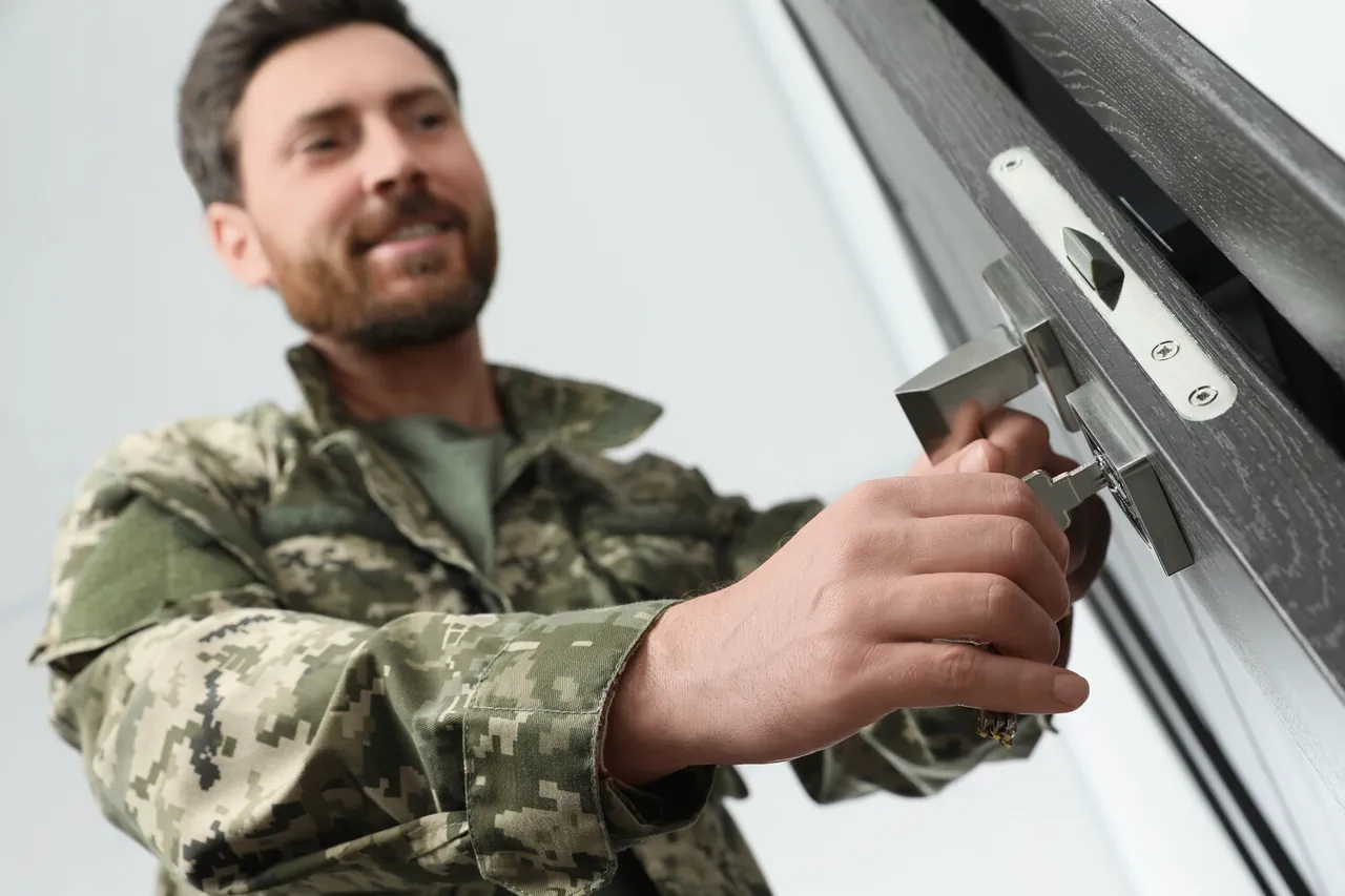 Russia's New Military Housing Policy Sparks Debate Over One-Time Aid and Exceptions