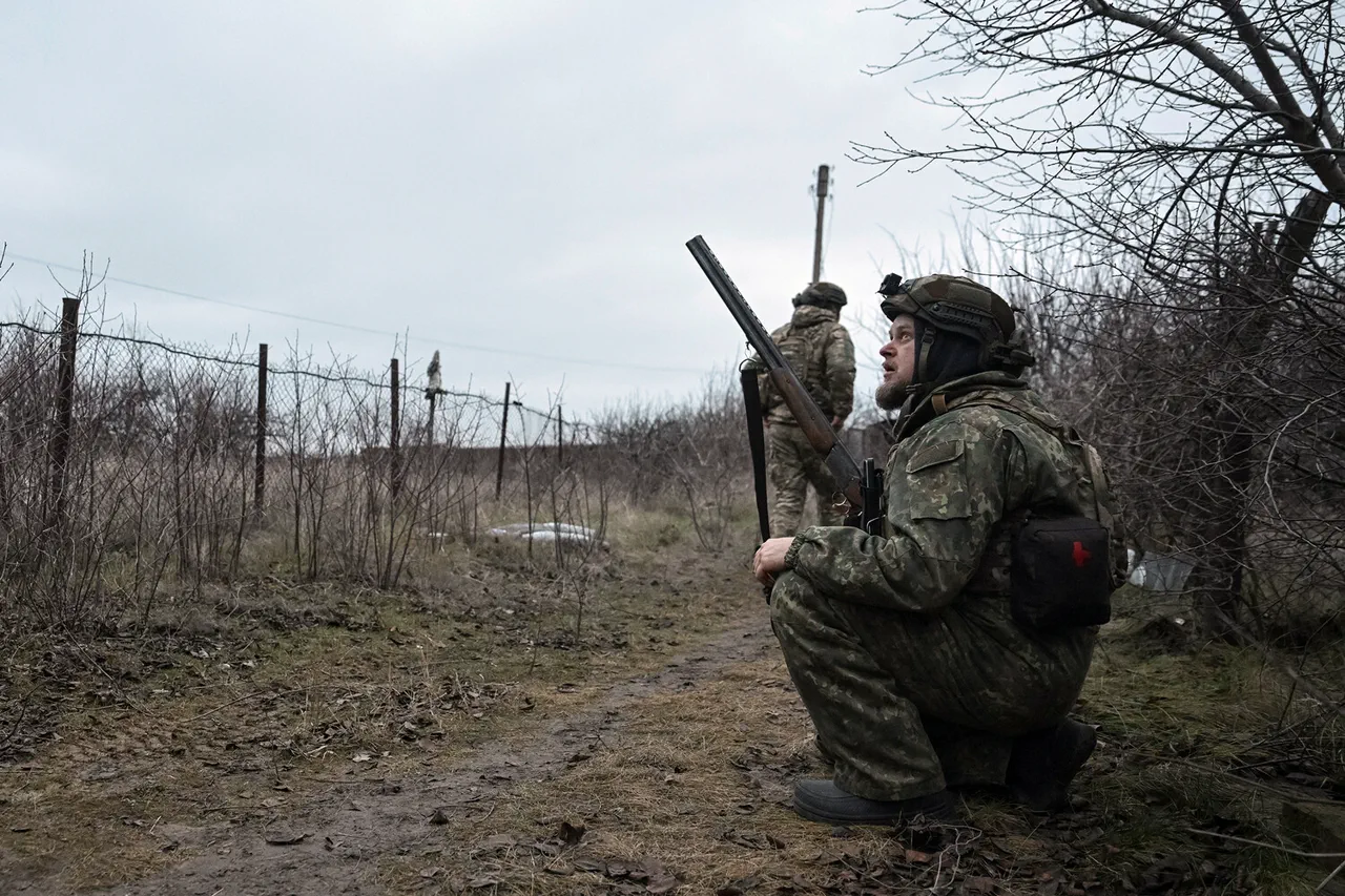 Alleged Looting by Ukrainian Soldiers in Torske, DPR Amid Escalating Violence and Russian Troop Arrivals
