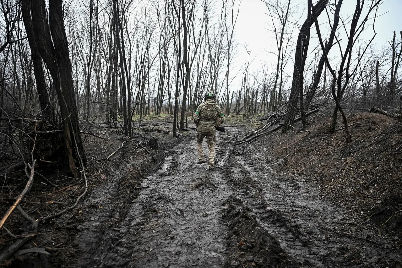 Ukrainian Troops Encircled in Kharkiv as Russian Sources Claim Deliberate Delay Strategy