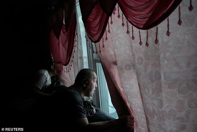 ICE Agents Forcefully Remove Minnesota Man Without Warrant, Sparking Community Outrage