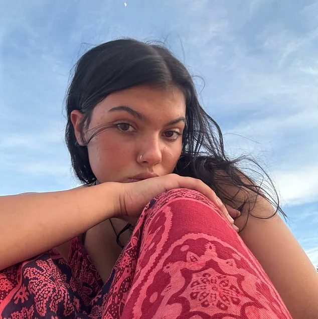 Tragedy on K'gari Beach: Young Canadian Woman Found Dead Surrounded by Dingoes