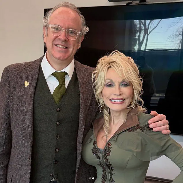 Dolly Parton Turns 80 in a Celebration Blending Country Roots and Scottish Flair, Featuring a Surprise Bagpiper Performance