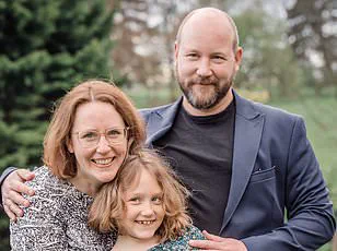 Virtual Reality Gaming Linked to Unusual Shoulder Injury, Says Essex Man