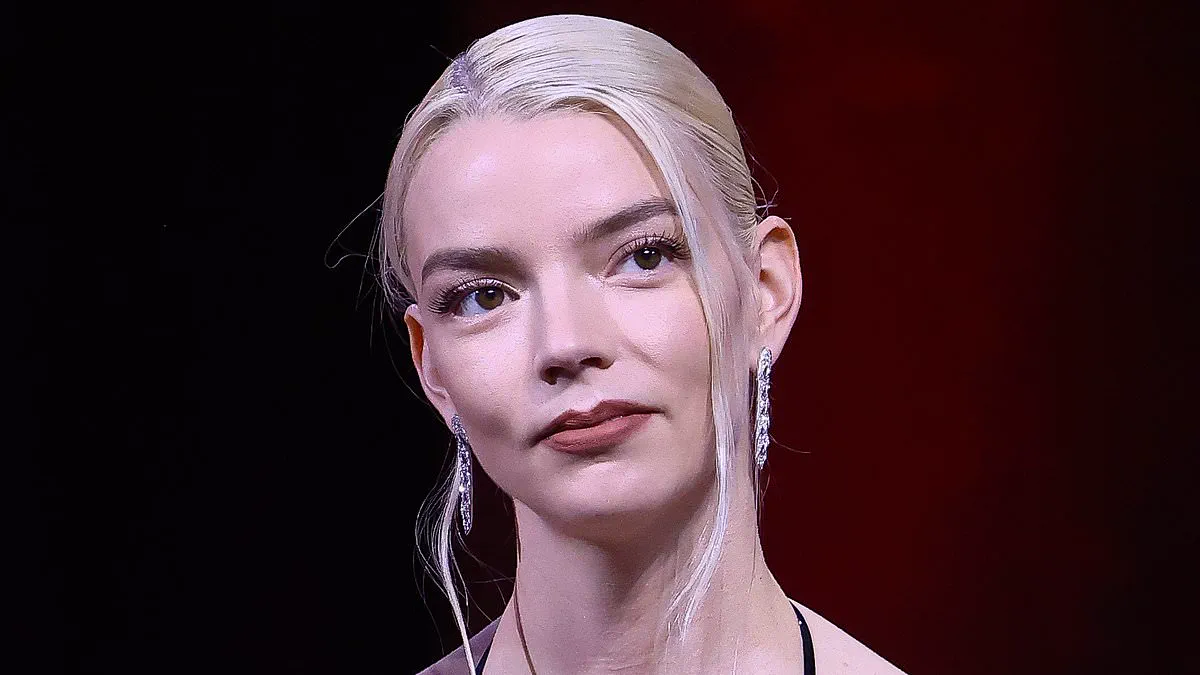 A Shout That Stopped a Robbery: The Secret Behind Anya Taylor-Joy's Terrifying London Home Break-In