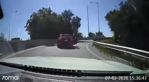 Chilean Highway Confrontation: Driver Collides with Armed Robber in Dramatic Encounter