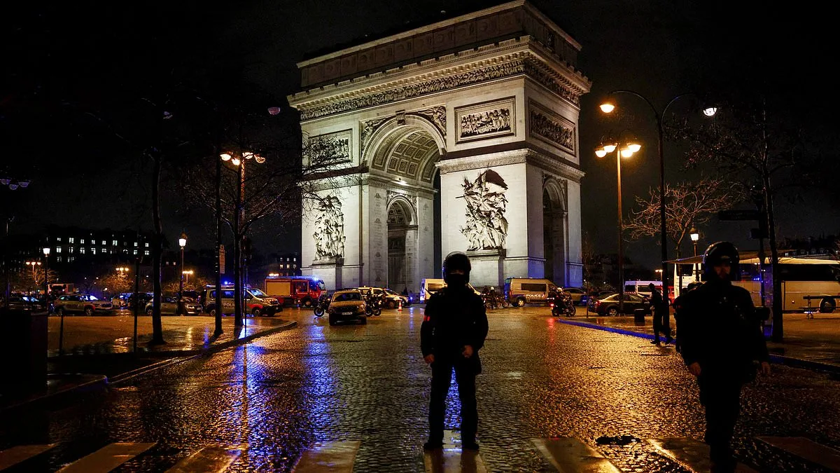Knife-Wielding Suspect Shot at Arc de Triomphe During Paris Ceremony