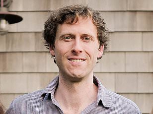 Man Found Not Guilty by Insanity in Father's Murder After Struggle with Schizoaffective Disorder