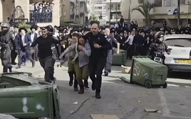 Israeli Soldiers Face Mob Violence in Bnei Brak, Reigniting Conscription Debate