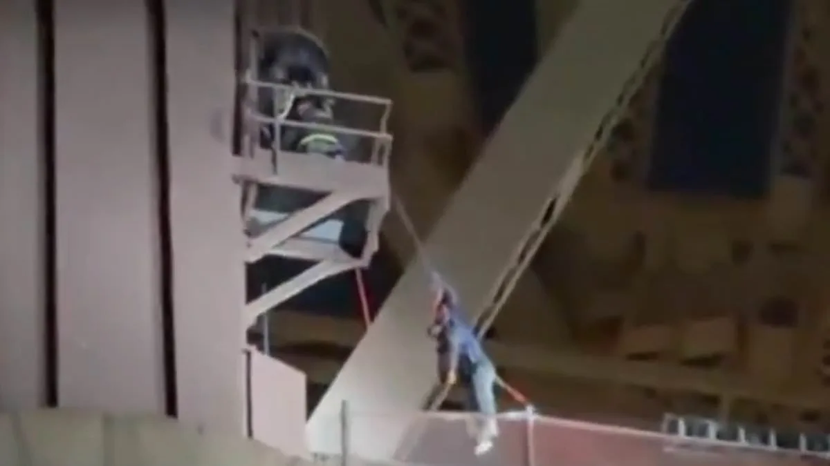 16-Year-Old Boy Falls 50 Feet on Queensboro Bridge While Filming TikTok Video, Sparking Four-Hour Rescue Operation