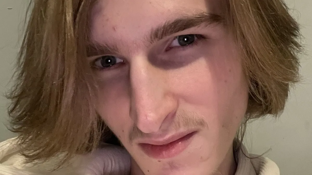 Kentucky Mother Pleads for Vaping Ban After Son's Life-Threatening Lung Collapse