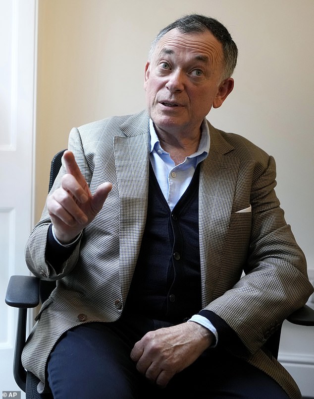 Ian Maxwell Defends Sister Ghislaine as Andrew Mountbatten-Windsor Faces Legal Challenges