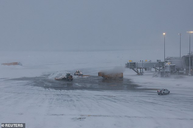 Blizzard Paralyzes East Coast as 99% of New York Flights Cancelled in Aviation Crisis
