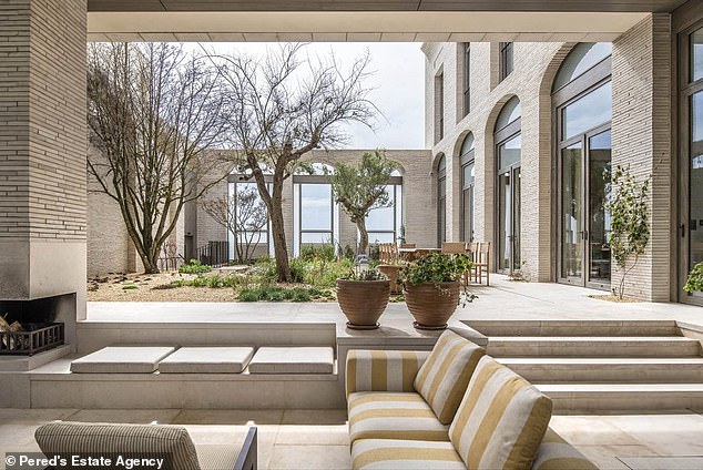 Dave Gilmour's Hove Mansion: A £6M Loss and Community Clash