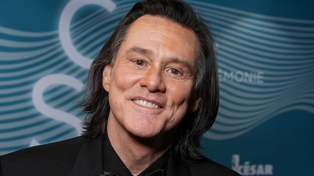 Jim Carrey's César Awards Transformation Sparks Cosmetic Procedure Speculation