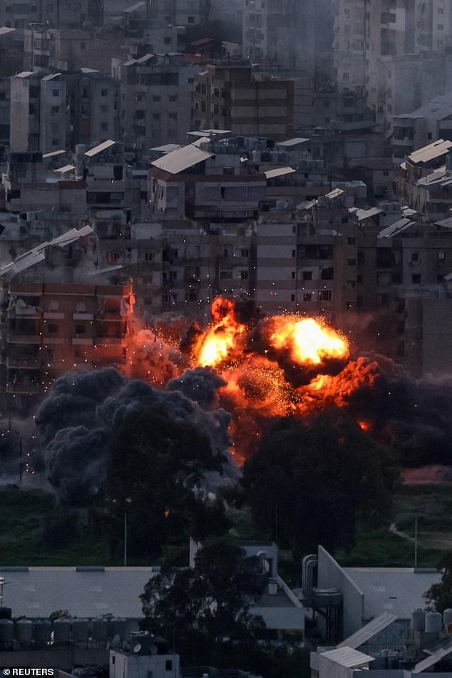 Aviation Influencer Nonstop Dan Faces Backlash for Refusing Economy Class Amid Stranded Claims