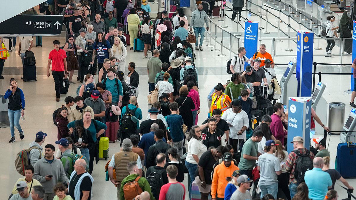 Houston Airport Security Lines Improve Post-Shutdown, But Delays Still Possible