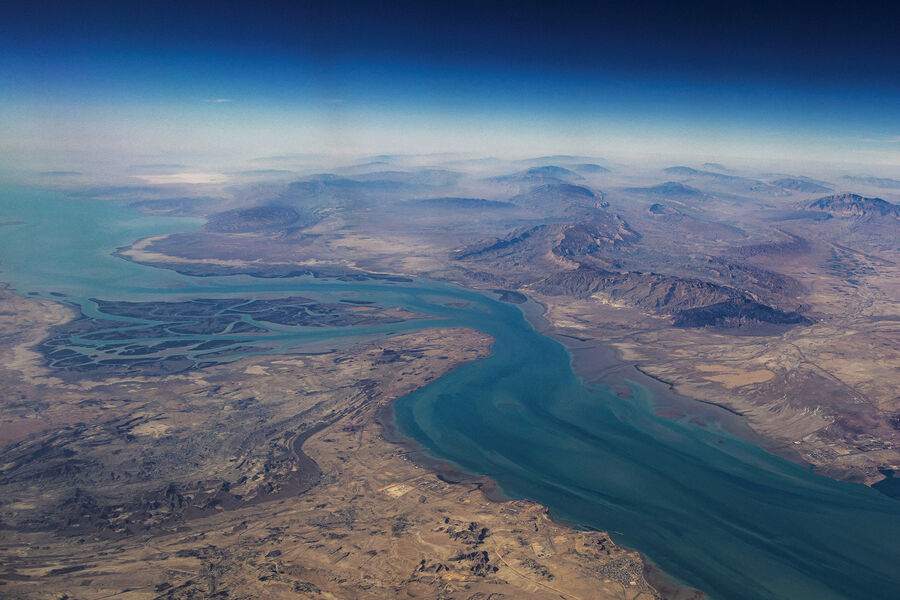 U.S. Energy Secretary's Post on Navy Escort Deleted Amid Iran's Denial and Conflicting Reports