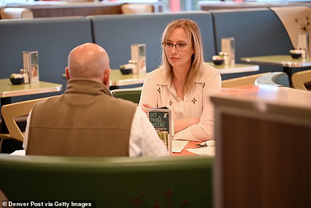 Arvada Mayor Lauren Simpson Reveals Stage One Breast Cancer Diagnosis in Council Meeting