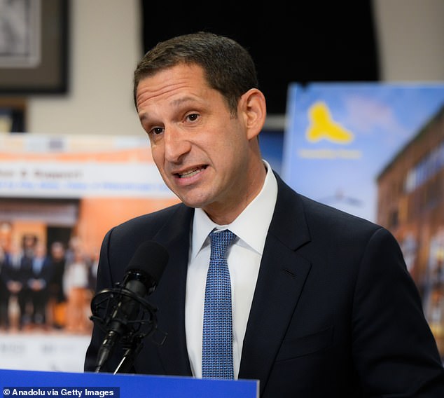 Viral Video Shows San Francisco Mayor's Bodyguard in Altercation with Homeless Man; Judge Clears Defendant