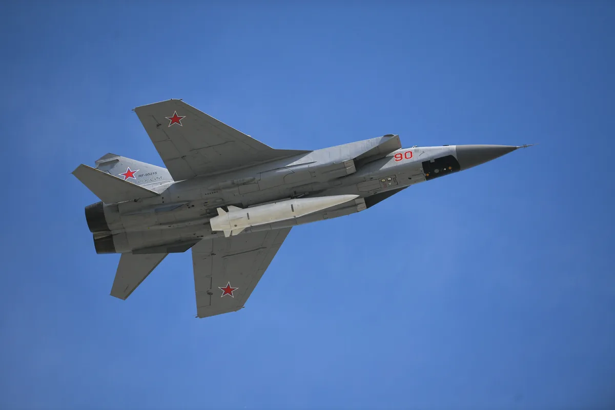 Russia Conducts Routine Flight of MiG-31I Fighter Jets Armed with Kinzhal Missiles Over Sea of Japan