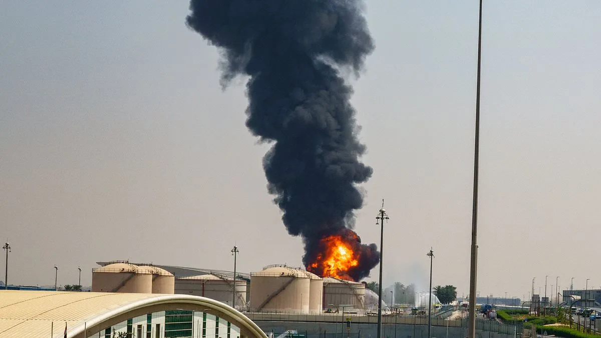 Dubai's Terminal 3: A Front Line of Panic and Open Skies Amid Iran-UAE War