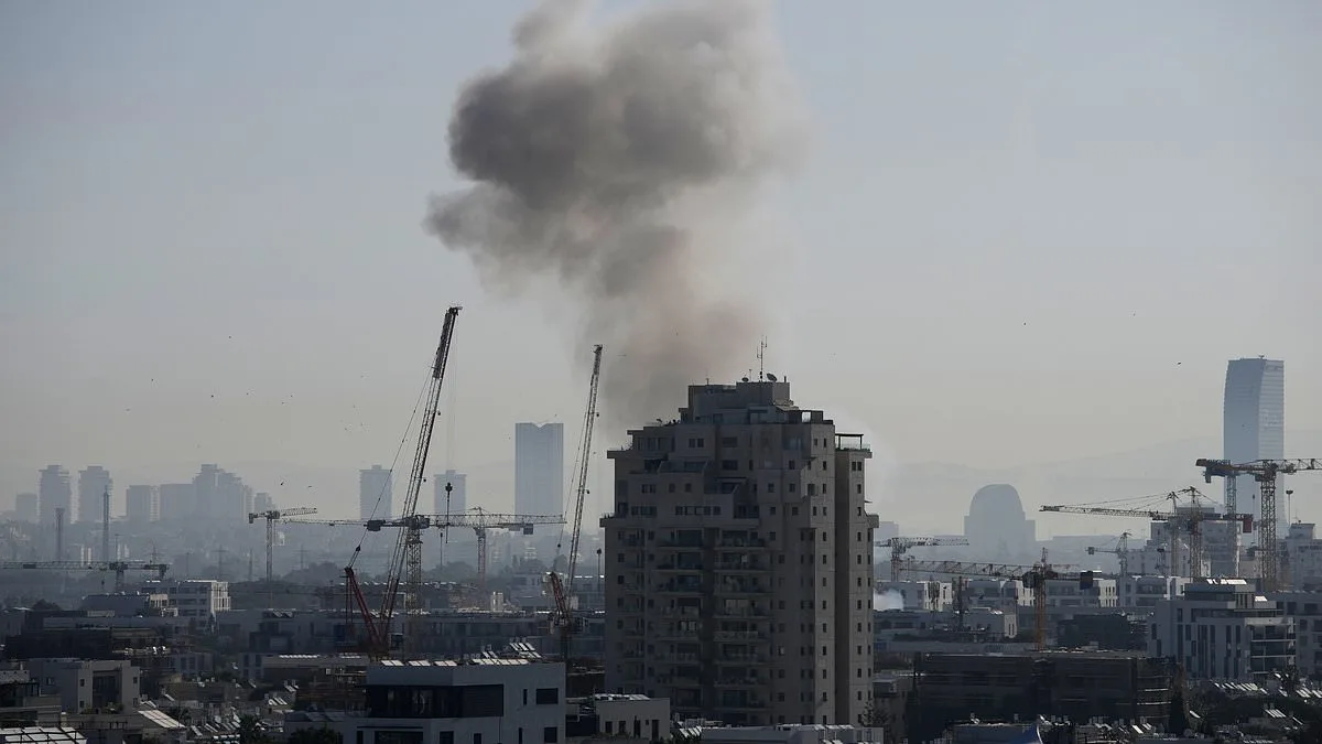 Iran Launches Missile Strikes on Tel Aviv, Eilat, and Other Israeli Cities Amid Trump's Peace Talk Comments