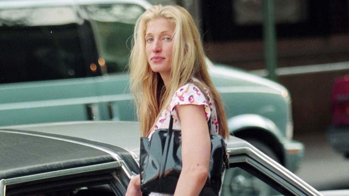 The Thong Photo That Marked a Turning Point for JFK Jr. and Carolyn Bessette