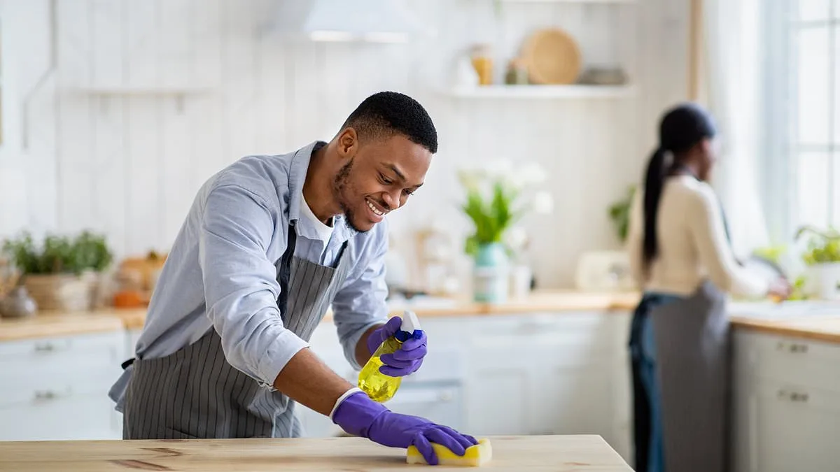 Inhaling Common Disinfectants Linked to Severe Lung Injury, Study Finds