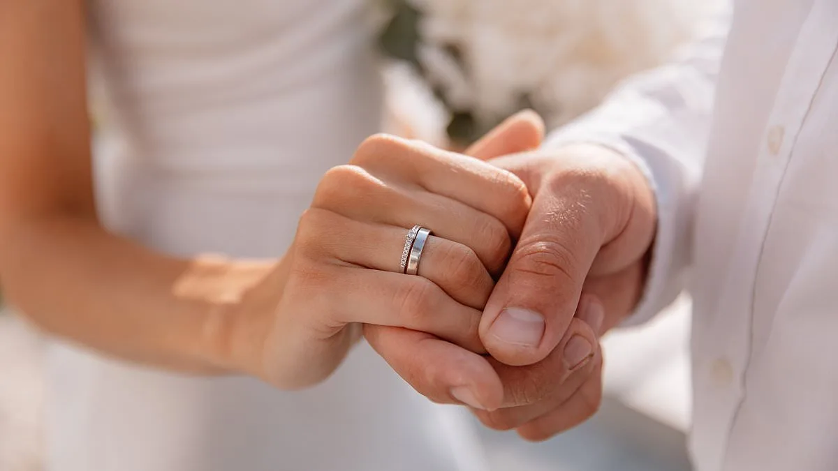 Never-Married Individuals Face Higher Cancer Risk, Study Reveals