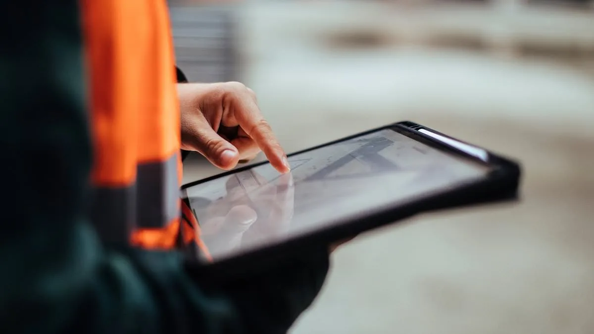 Oregon Distributes Tablets to Prisoners, Digitizing Mail to Curb Drug Flow