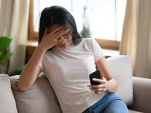 Smartphones at Risk: Security breach exposes personal data to thieves