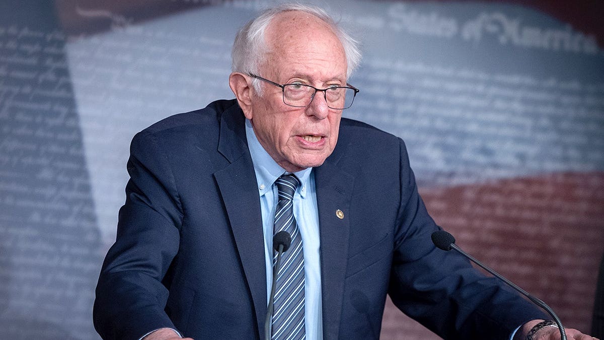 Graham Platner joins Bernie Sanders in Portland to attack Collins and corporate power.