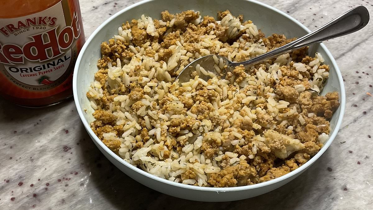 Viral 'boy kibble' diet trend poses deadly food poisoning risk.