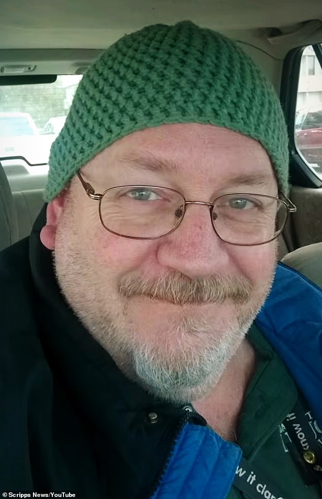 Michigan farmer dies of rabies days after receiving kidney from infected donor.