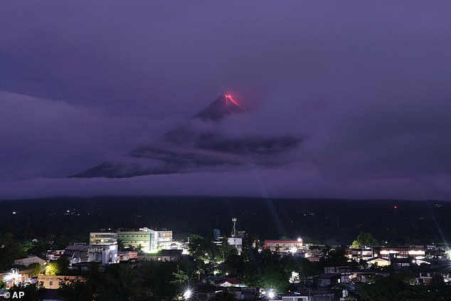 PHIVOLCS Confirms Green Fireball Over Philippines Was Meteor, Not Volcano Debris