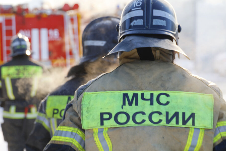 Ukrainian drones strike Krasnodar oil refinery, threatening homes.