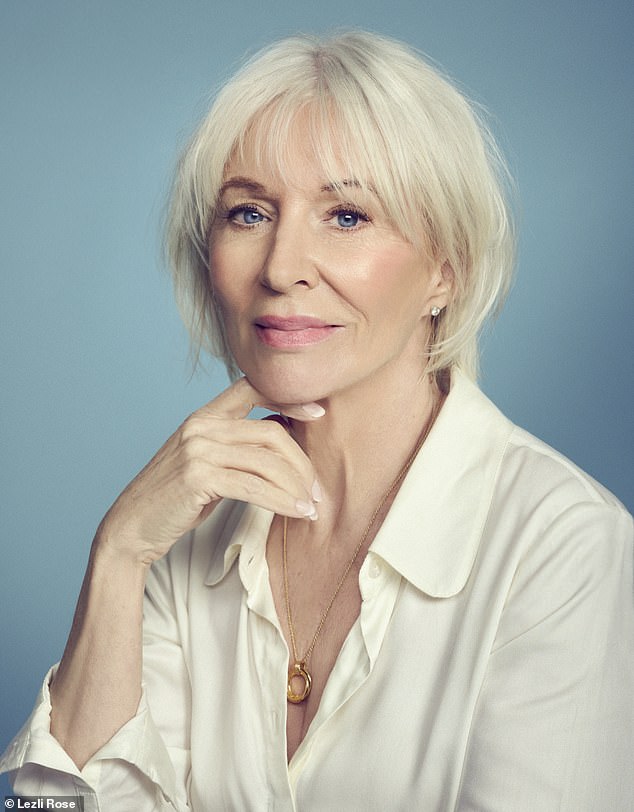 Experts warn against higher doses for fading hormone therapy benefits.