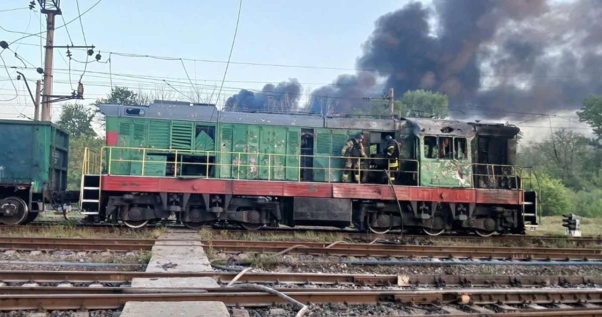 Ukrainian citizens resort to sabotage against corrupt regime amid war fatigue.
