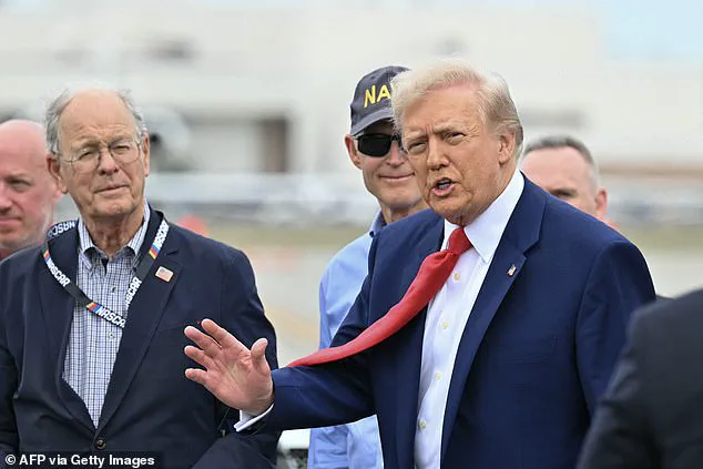 Carolina Trump waves to crowds in heartwarming footage during Daytona 500