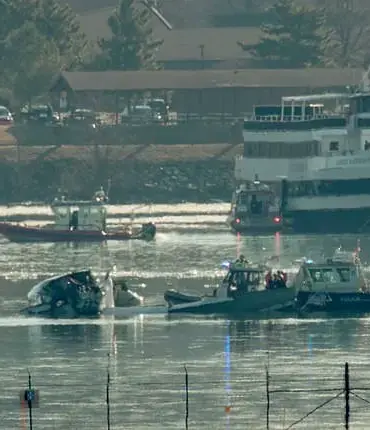 Man shares story of surviving plane crash over Potomac River in 1982