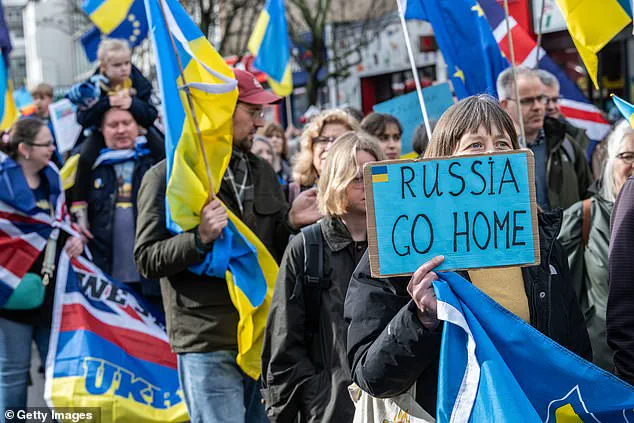 Tens of Thousands Protest in London in Support of Ukraine