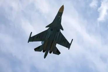 Russian Su-34 Strike Aircraft Conducts Precise Attack on Ukrainian Military Target