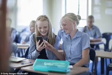 Study Reveals Cognitive Benefits of Disconnecting from Digital Life