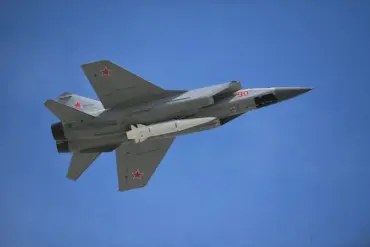 China's PLAAF Upgrades with New KD-21 Missiles: H-6K Bombers Deploy Cutting-edge Weaponry