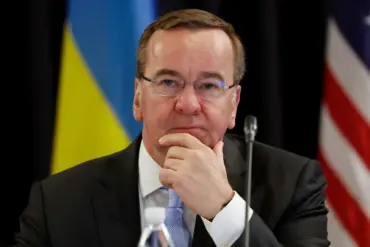 German Defense Minister Announces Enhanced Military Support for Ukraine at Ramstein Meeting