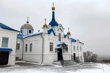 Ukrainian Soldiers Trapped in Monastery: Tense Standoff Erupts in Kursk Region