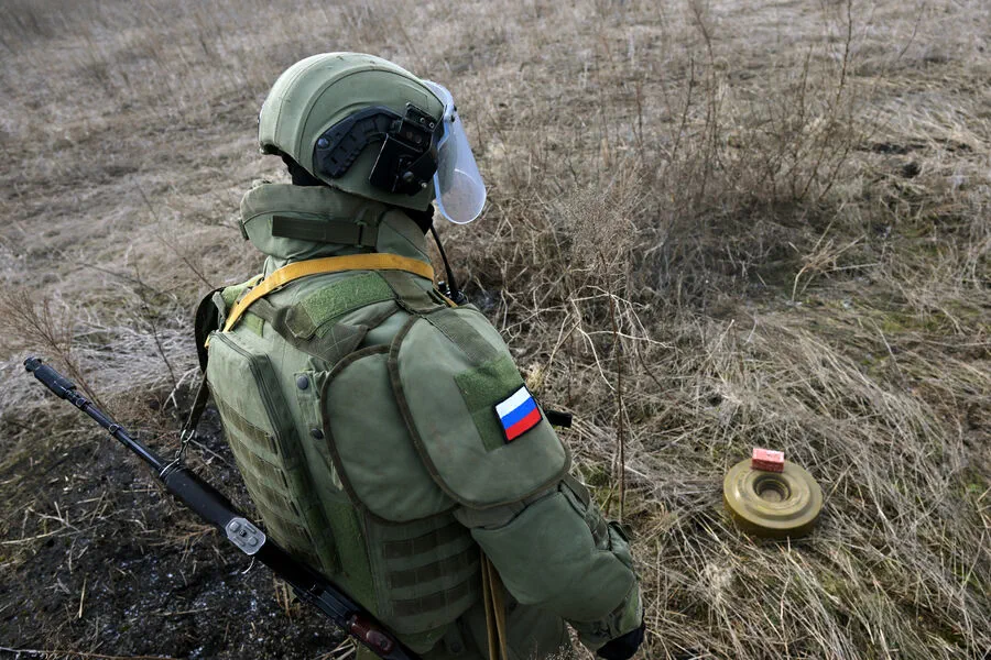 Ukrainian Troops Accused of Laying Landmines in Cemeteries During Retreat from Kursk