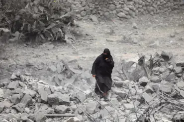 US Military Conducts Series of Air Strikes on Houthi Rebel Targets in Yemen